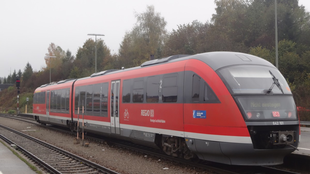 642 101 rangiert in Kempten. Oktober 2014.