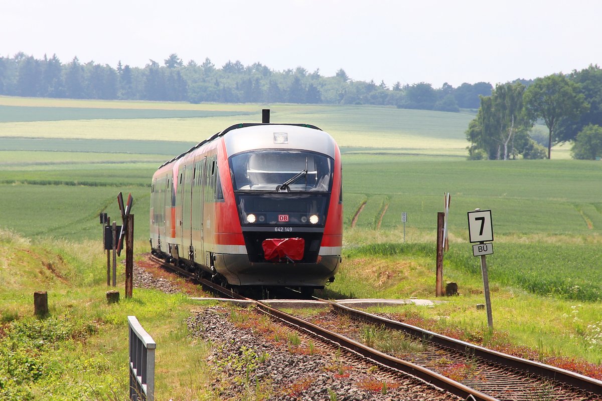 642 149 und 642 148 als RB4 (23020) von Korbach nach Kassel Wilhelmshöhe kurz vor Volkmarsen.  30.05.2018