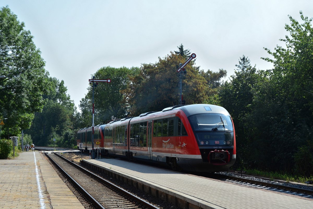 642 191 fährt mit einem weiteren 642er als RE10 nach Magdeburg in Klsotermansfeld aus.

Klostermansfeld 04.08.2018