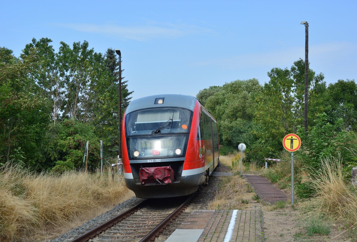 642 192 fährt in Niederspier ein.

Niederspier 09.08.2018