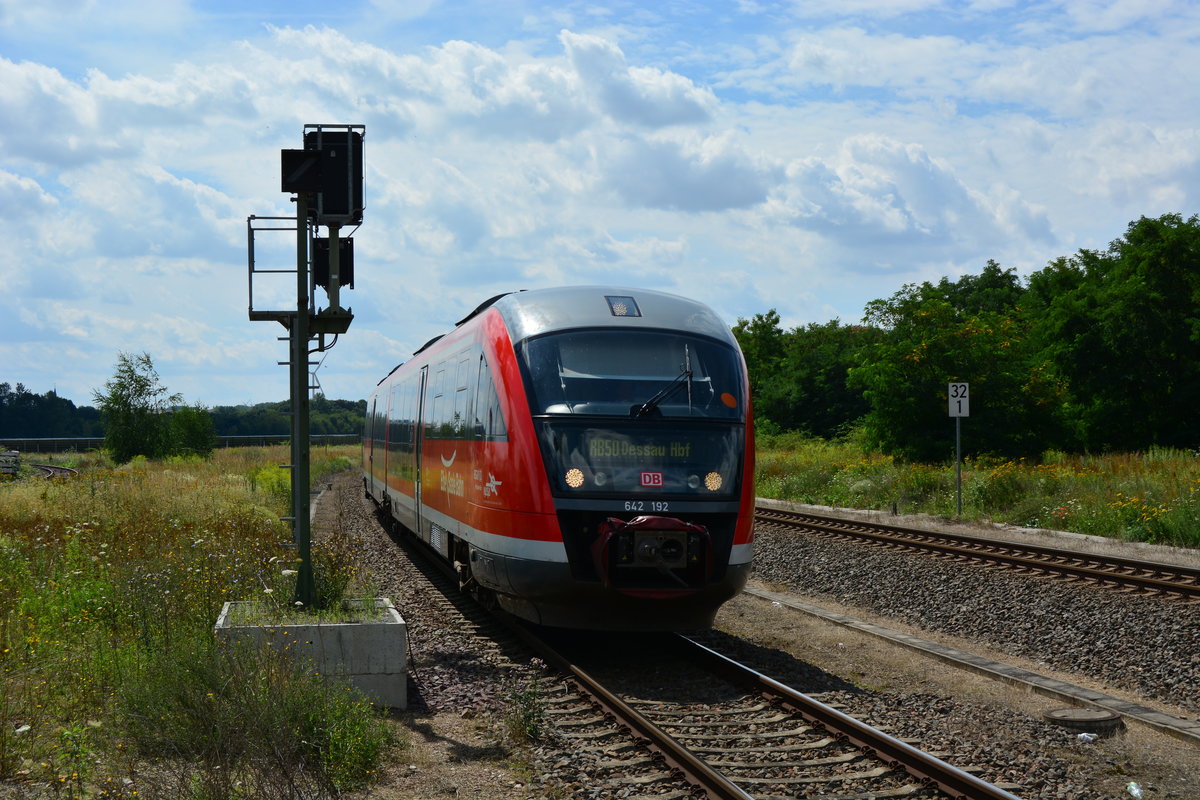 642 192 fahrt am 2.8.2017 als RB50 nach Dessau in Güsten ein.

Güsten 02.08.2017