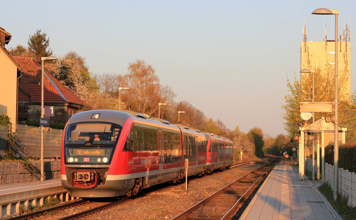 642 227+634 als RE Crailsheim-Heilbronn am 07.04.2020 bei der Einfahrt in den Haltepunkt Neuenstein. 