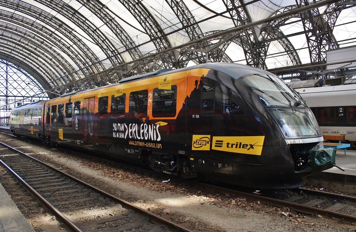 642 310-6 steht am 27.5.2017 als RB61 (TL80167) von Dresden Hauptbahnhof nach Zittau im Hauptbahnhof der sächsischen Landeshauptstadt bereit.