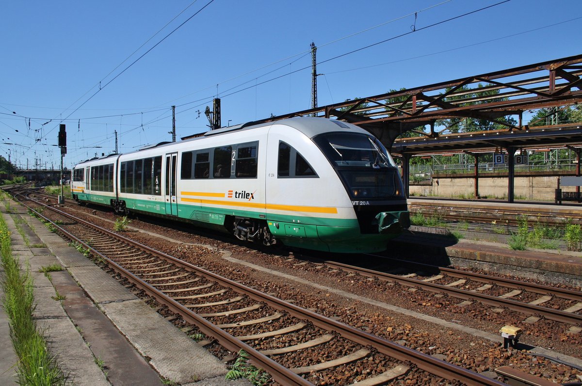 642 320-5 fährt am 27.5.2017 als RB60 (TL81140) von Görlitz in den Dresdener Hauptbahnhof ein.