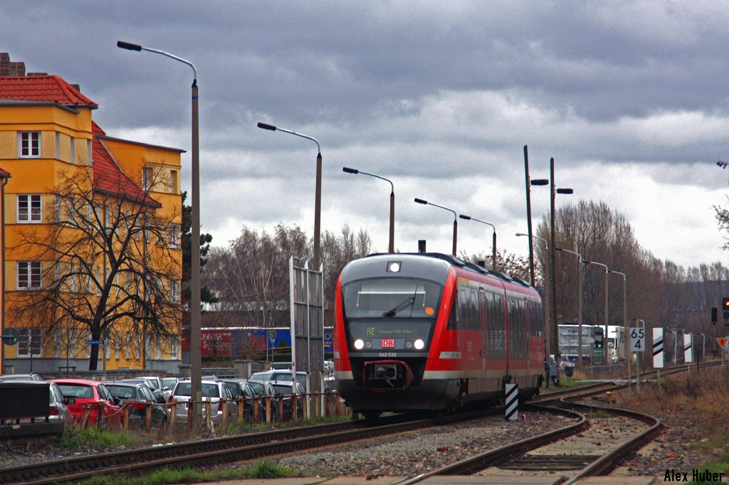642 530 als RE nach Kassel-Wilherlmshöhe bei der Durchfahrt Erfurt- Nord am 20.12.14