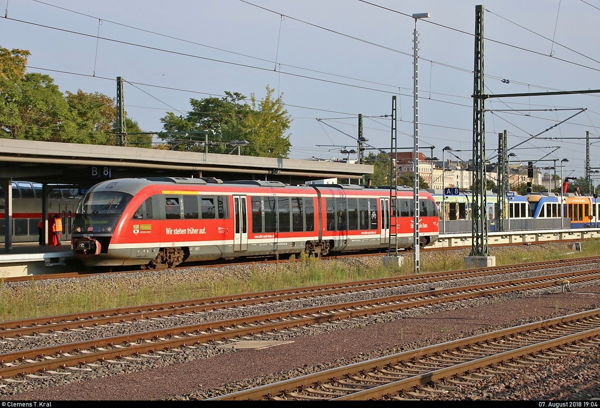 642 670-3 (Siemens Desiro Classic), ex Elbe-Saale-Bahn (DB Regio Südost), als RB 80409 (RB41) nach Aschersleben steht in ihrem Startbahnhof Magdeburg Hbf auf Gleis 8.
Seit dem 9.12.2018 wird u.a. diese Linie von Abellio Rail Mitteldeutschland betrieben.
[7.8.2018 | 19:04 Uhr]