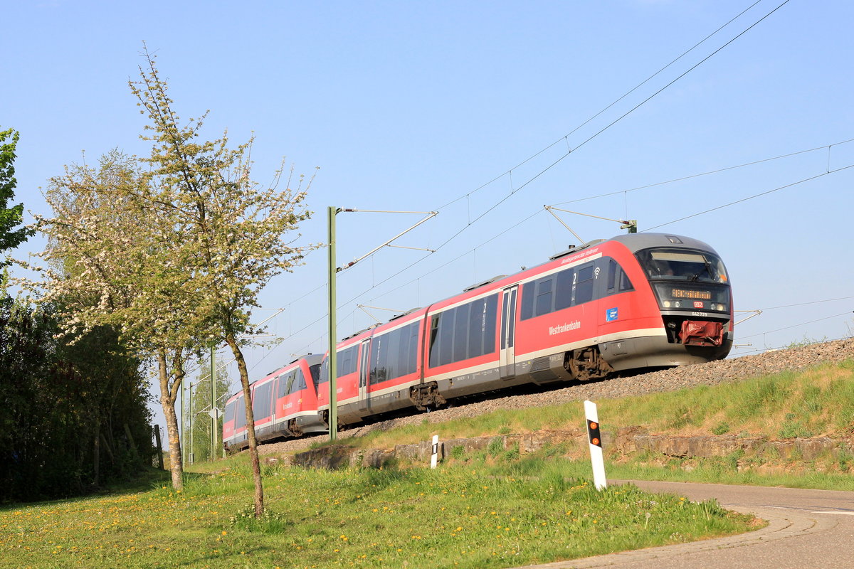 642 729 mit weiterem Bruder als RE Heilbronn-Crailsheim am 17.04.2020 am Ortsausgang von Öhringen-Cappel in Richtung Eckartsweiler. 