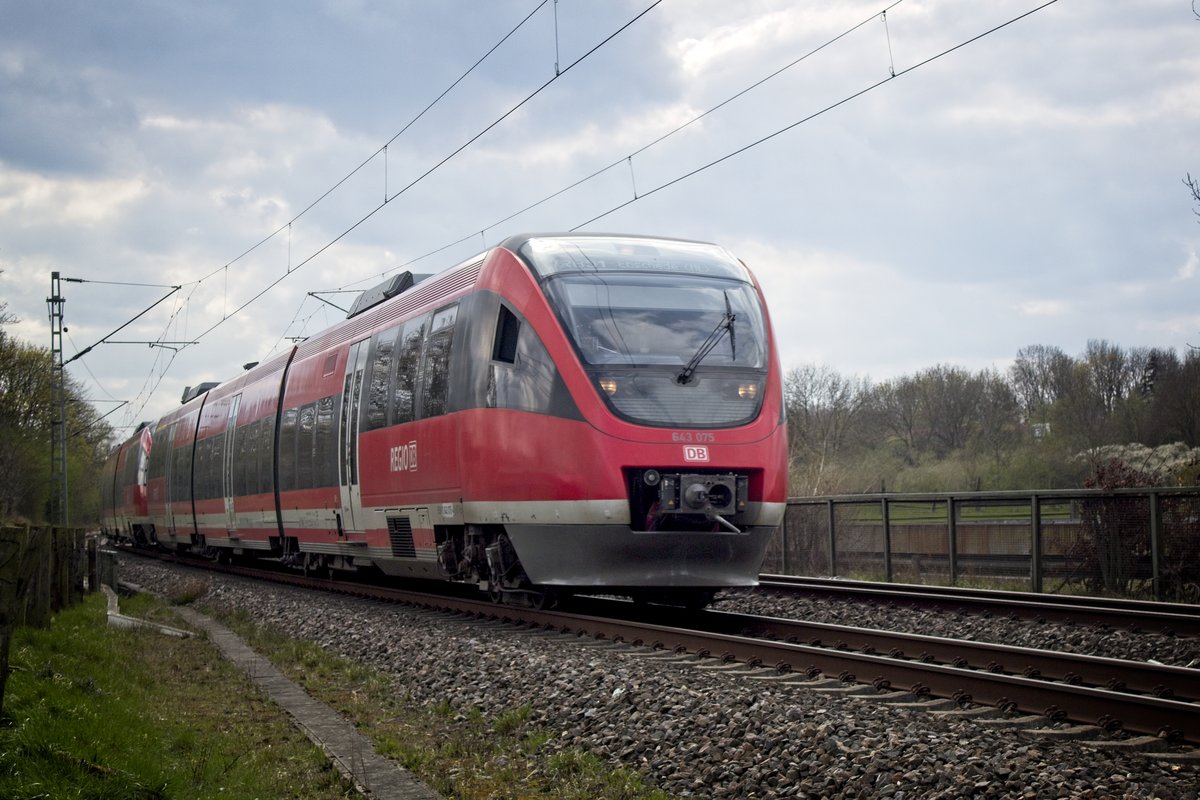 643 075 als Regionalbahn 51 bei Dortmund-Kirchderne (09.04.2021) 