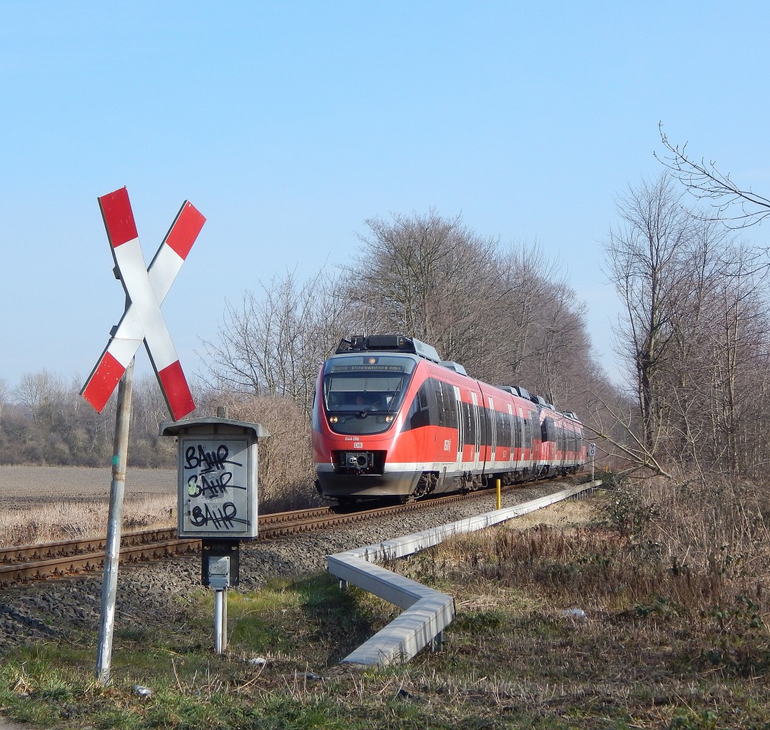 644 016 kam am 14.3 als RB38 durch Bergheim gefahren. Gleich wird er den Bahnhof Bergheim erreichen.

Bergheim 14.03.2016
