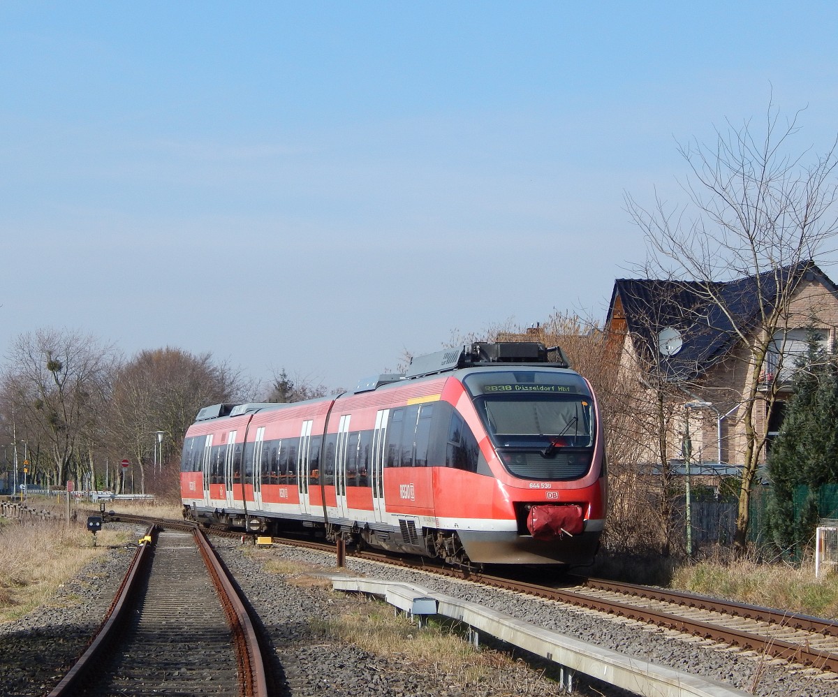 644 030 fuhr am 14.3 als RB38 nach Düsseldorf Hbf durch Paffendorf. Das Bild wurde vom Anschlussgleis gemacht. Das Geläde ist öffentlich zugänglich.

Paffendorf 14.03.2016