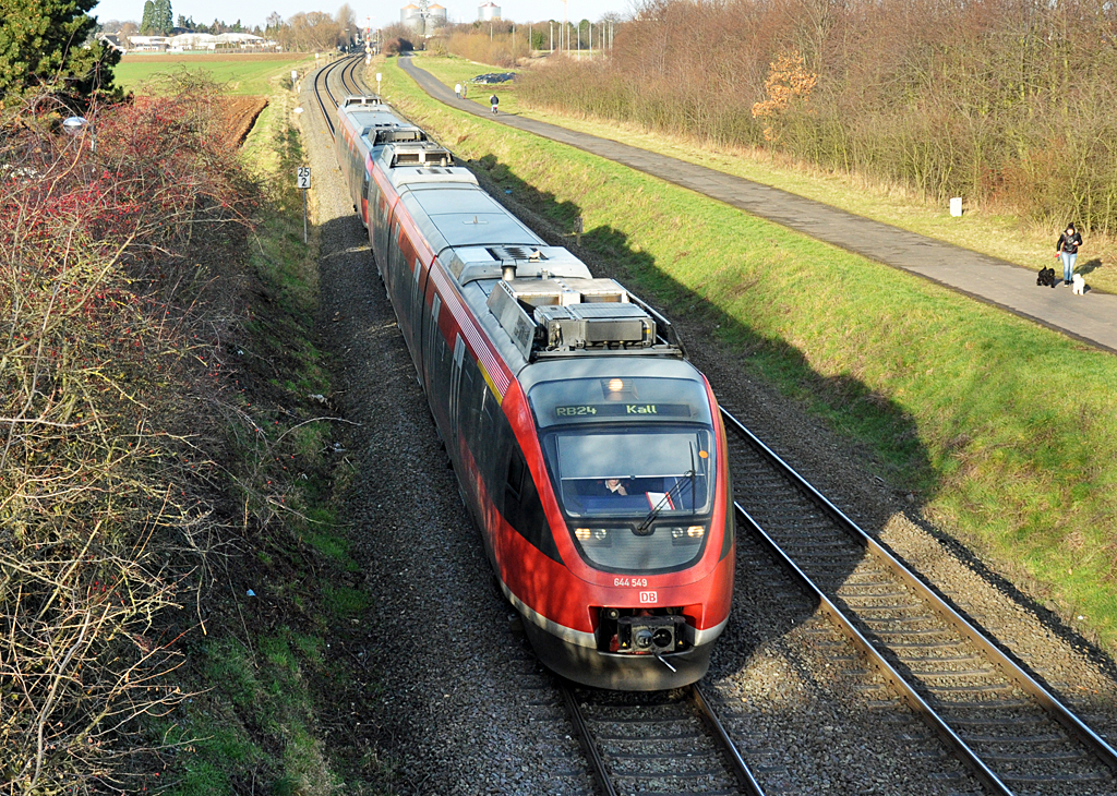 644 549 RB24 von Köln nach Kall kurz vor Euskirchen - 30.12.2013