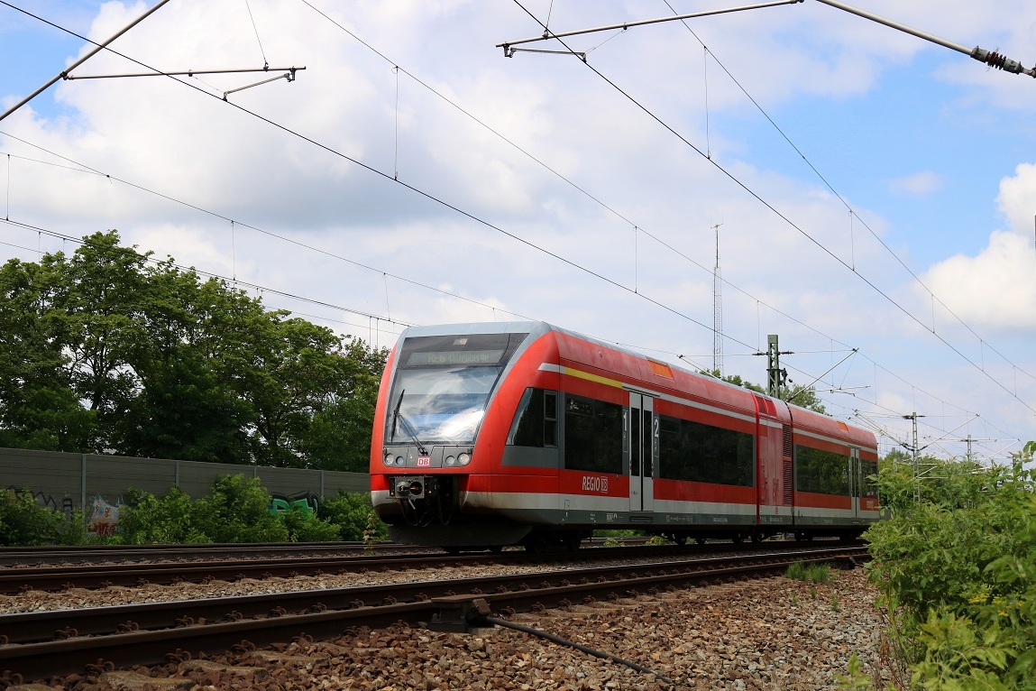 646 002-2 DB (Stadler GTW) als RE 3608 (RE6) von Berlin-Spandau nach Wittenberge kurz vor dem Endbahnhof Wittenberge auf der Bahnstrecke Berlin–Hamburg (KBS 204). [15.7.2017 - 13:57 Uhr]