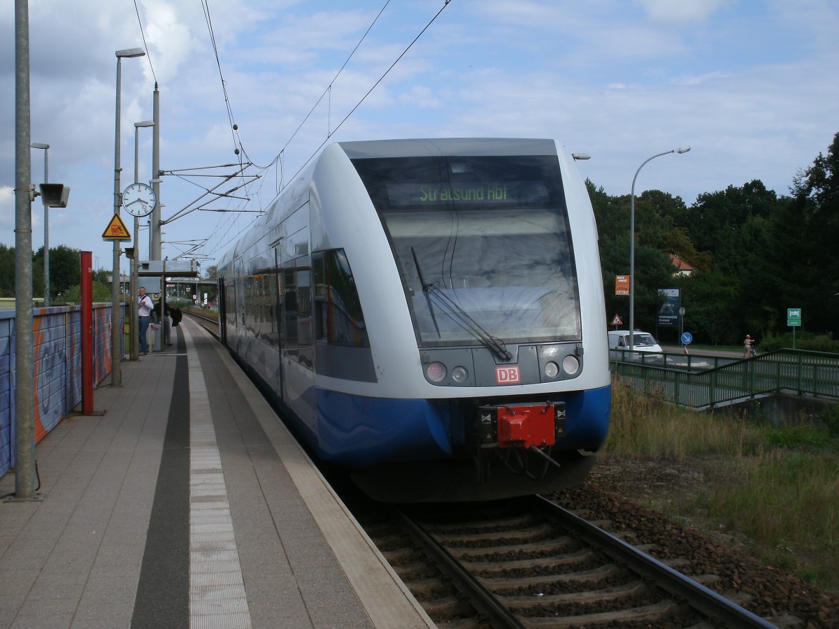 646 110,von der UBB,am 28.August 2013,am Stralsunder Haltepunkt Gr�nhufe.