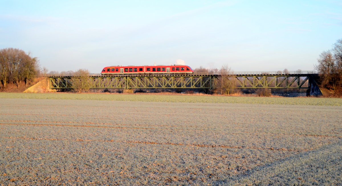 648 003 als RB 14615 Dortmund Hbf - Iserlohn, am 06.01.2017 auf der Vorflutbrücke der Ruhr bei Ergste