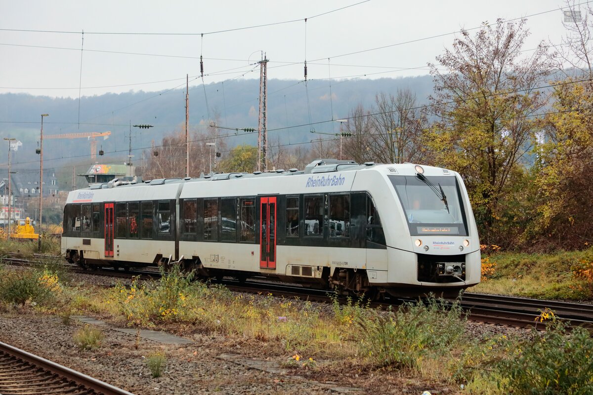 648 005-4 RheinRuhrBahn in Wuppertal, November 2025.