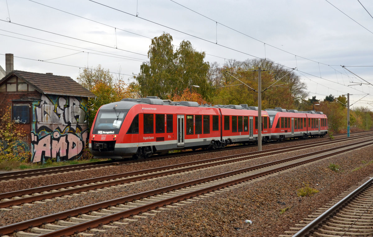 648 114 erreicht zusammen mit 648 117 am 20.10.18 den Bahnhof Falkensee. Beide Triebwagen waren von Spandau aus unterwegs nach Neuruppin West.