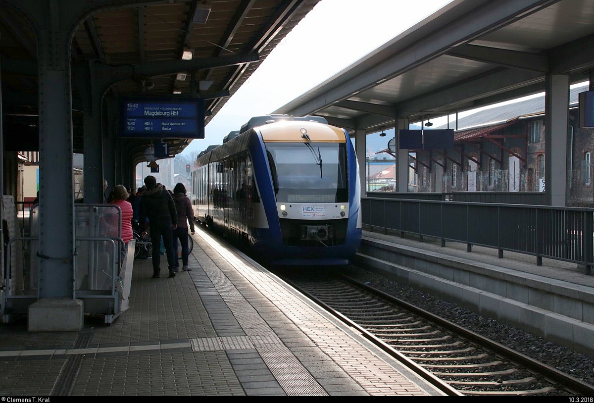 648 287-0 (VT 809 | Alstom Coradia LINT 41) von Transdev Sachsen-Anhalt (HarzElbeExpress) als HEX80515 (HEX 21) von Goslar nach Magdeburg Hbf erreicht den Bahnhof Wernigerode auf Gleis 1. [10.3.2018 | 15:45 Uhr]
