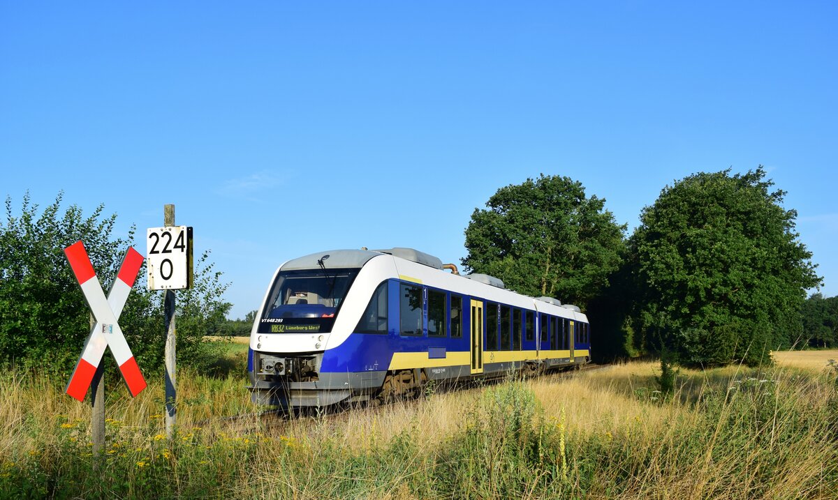 648 293 ist auf den Weg von Wendisch Evern nach Lüneburg.

Wendisch Evern 30.07.2021