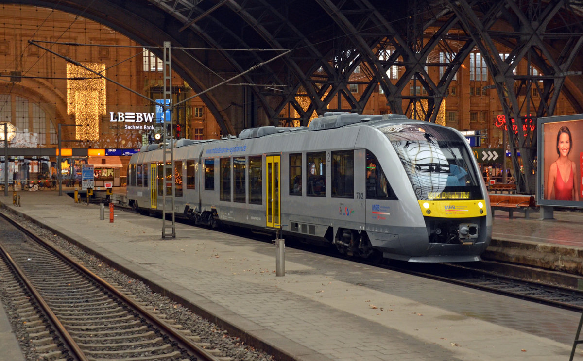 648 296 wartet am 21.12.17 auf Gleis 19 des Leipziger Hbf auf Fahrgäste und die Abfahrt nach Döbeln.