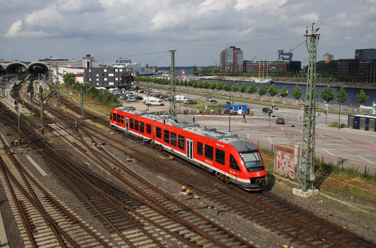 648 333-2  Schwentinental  erreicht als RB84 (RB21670) aus Lübeck den Kieler Hauptbahnhof. (11.7.2016)