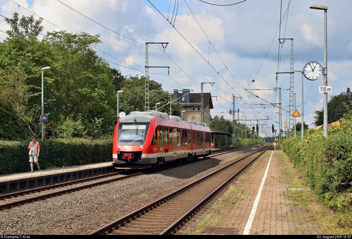 648 353-0 (Alstom Coradia LINT 41) von DB Regio Schleswig-Holstein (DB Regio Nord) als RE 21221 (RE74) von Husum nach Kiel Hbf erreicht den Bahnhof Jübek auf Gleis 1.
[3.8.2019 | 12:57 Uhr]