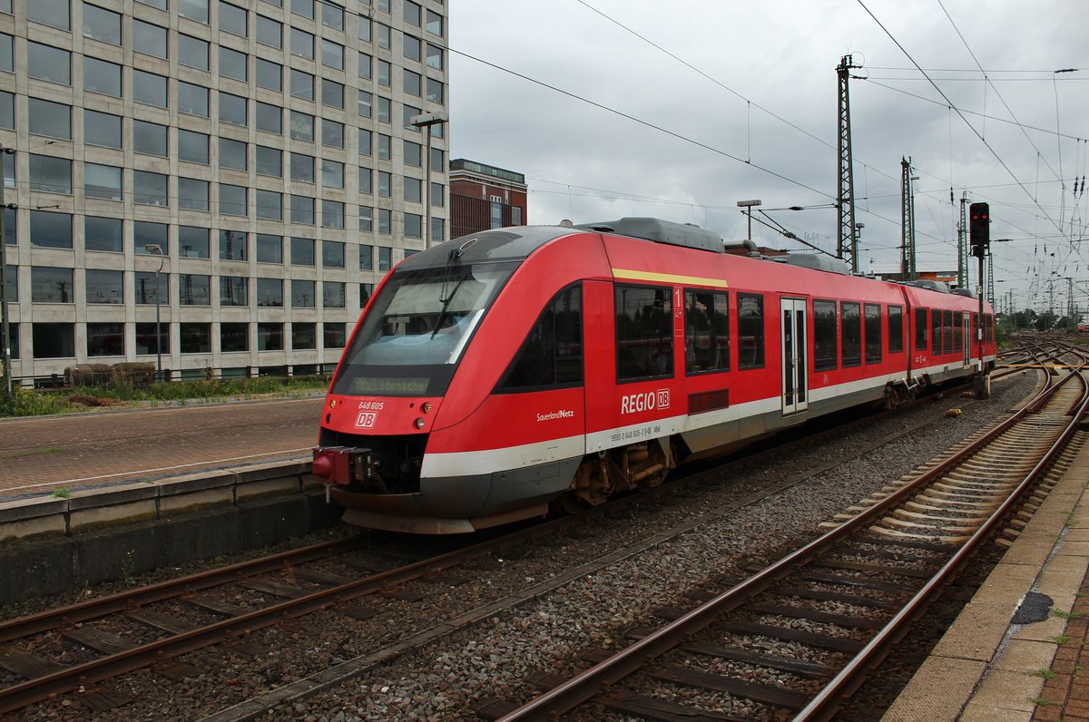 648 605-3 fährt am 18.8.2017 als RB52 (RB10470)  Volmetal-Bahn  von Lüdenscheid in den Dortmunder Hauptbahnhof ein.