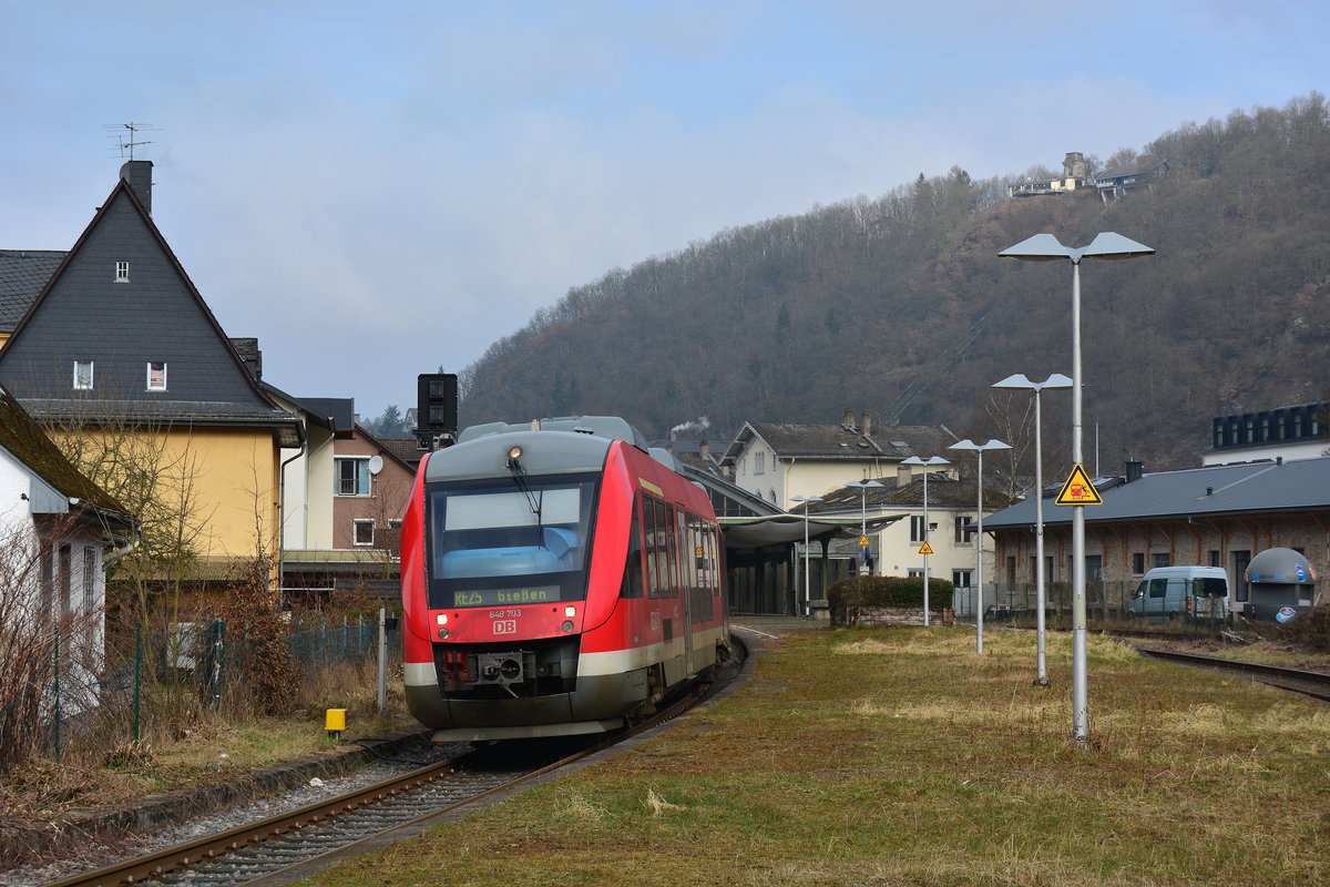 648 703 fährt als RE25 nach Gießen in Bad Ems aus. 

Bad Ems 24.03.2018