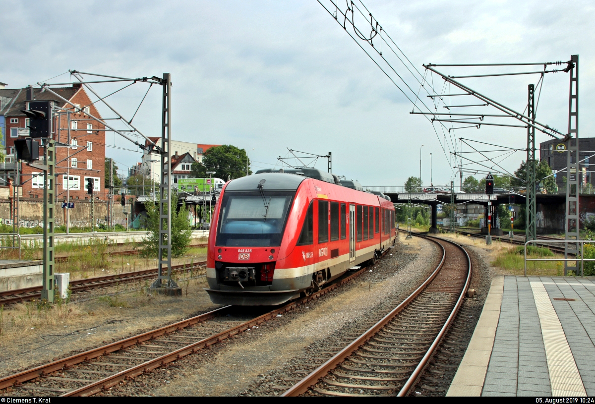 648 836-4  Echem  (Alstom Coradia LINT 41) von DB Regio Schleswig-Holstein (DB Regio Nord) ist in Lübeck Hbf auf Gleis 3 abgestellt.
[5.8.2019 | 10:24 Uhr]