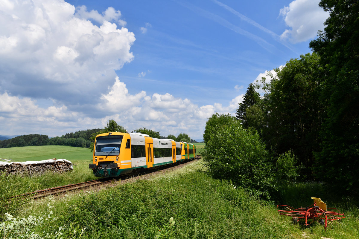 650 066 + 650 076 als WBA1 am 10.06.2018 bei Oberneumais. 
