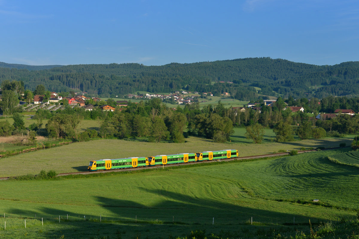 650 075 + 650 071 + 650 070 am 01.06.2017 bei Ruhmannsfelden. 