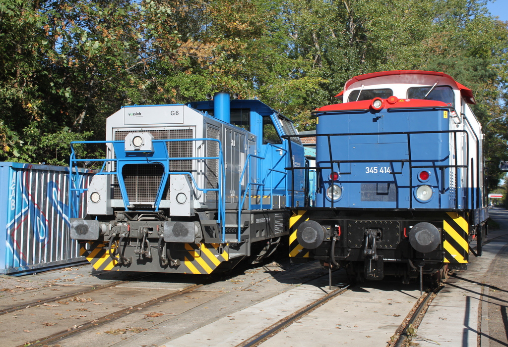 650 077-7 und 345 414 waren am Morgen vor dem Lokschuppen im Rostocker Fracht und Fischereihafen abgestellt.22.09.2019