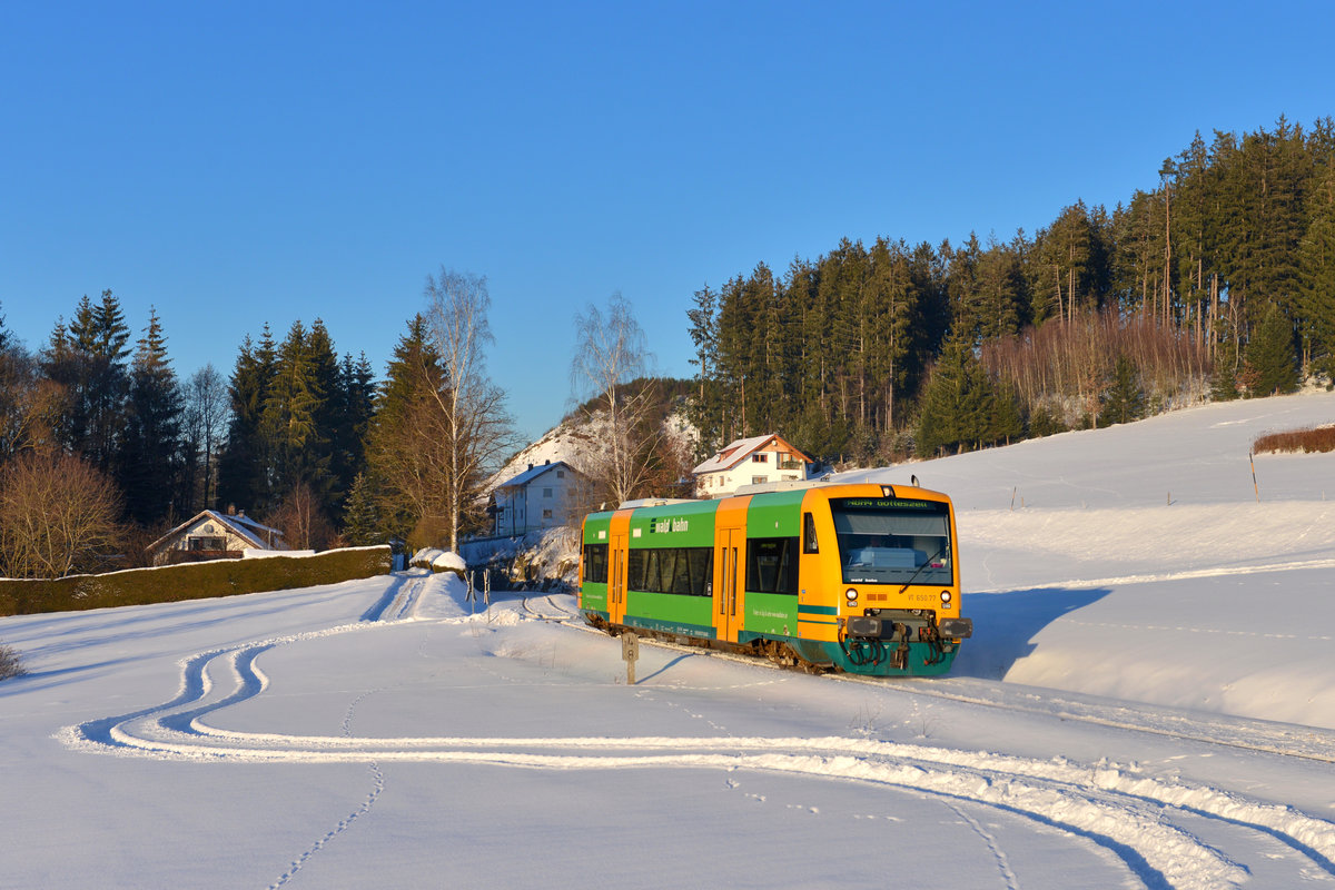 650 077 als WBA4 nach Gotteszell am 20.01.2017 bei Prünst. 