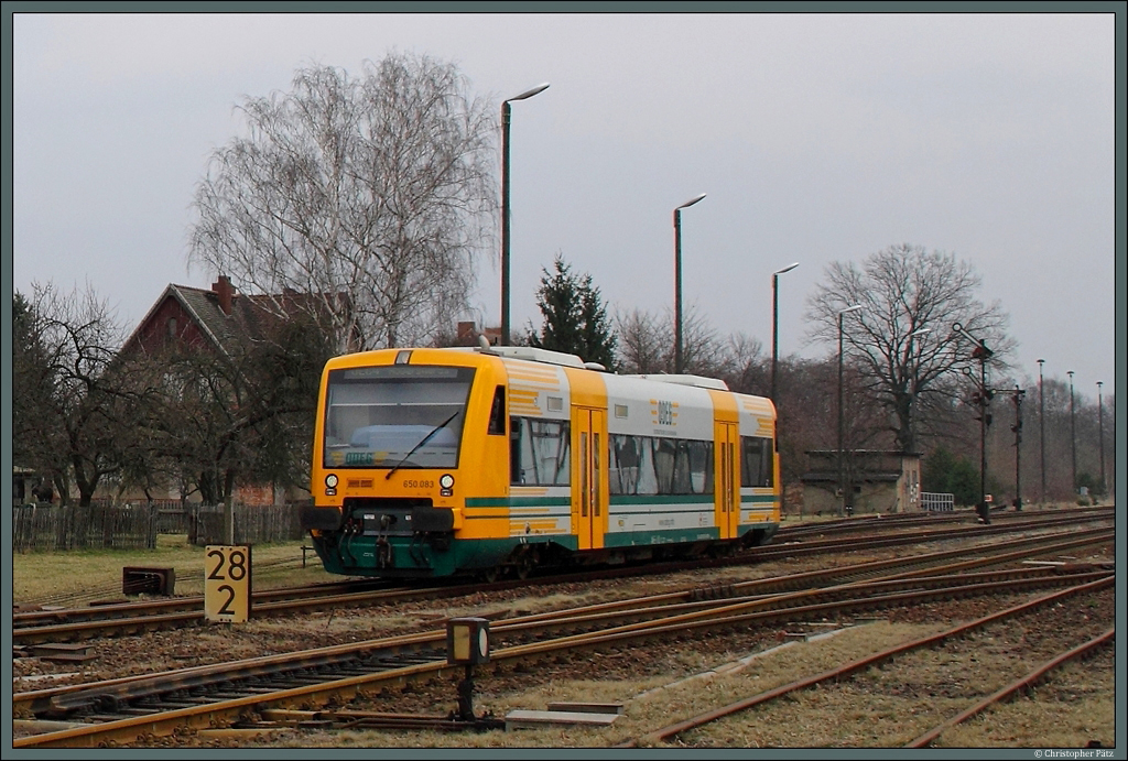 650 083 der ODEG verlässt am 21.03.2012 den Bahnhof Niesky Richtung Klitten. Die Strecke Klitten - Hoyerswerda war zu diesem Zeitpunkt bereits gesperrt und wurde im SEV bedient.