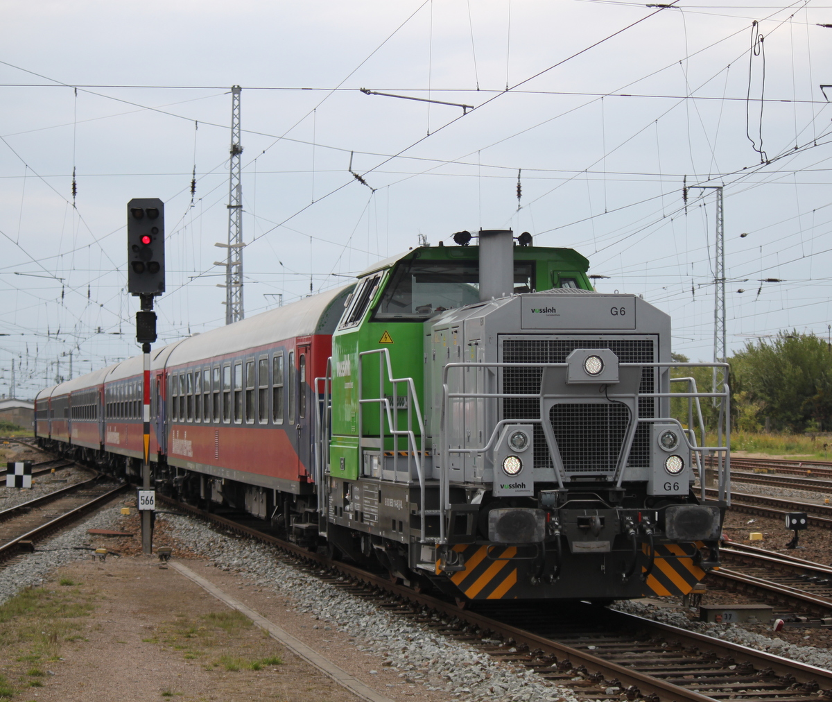 650 114-8 War am 17.08.2014 mit 6xReisezugwagen von Bahntouristikexpress im Rostocker Hbf beschftigt. 