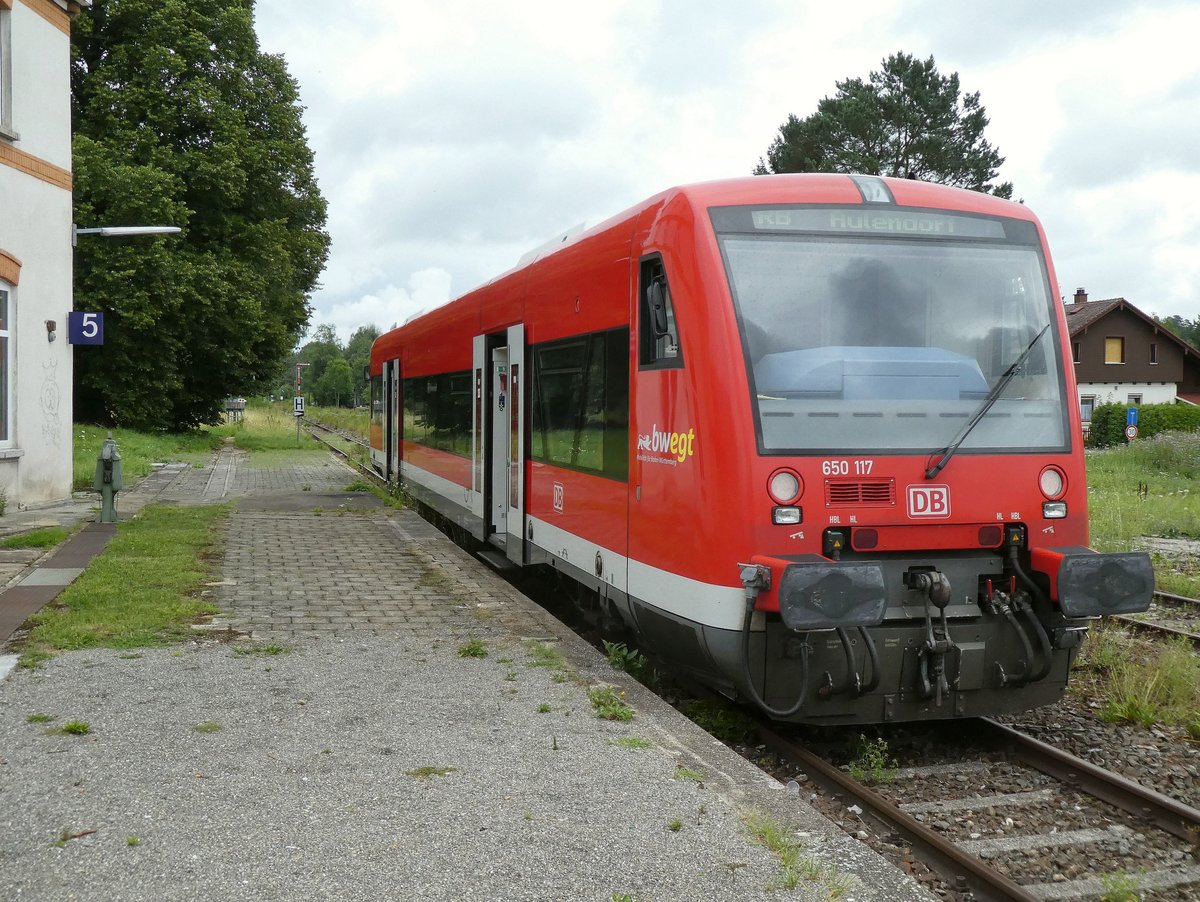 650 117 am 28.07.19 in Altshausen (Bahnhofsteil mit Streckenabzweig nach Pfullendorf).