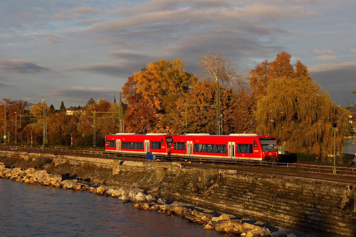 650 144 mit einem weiteren 650er in Lindau. 30.10.20