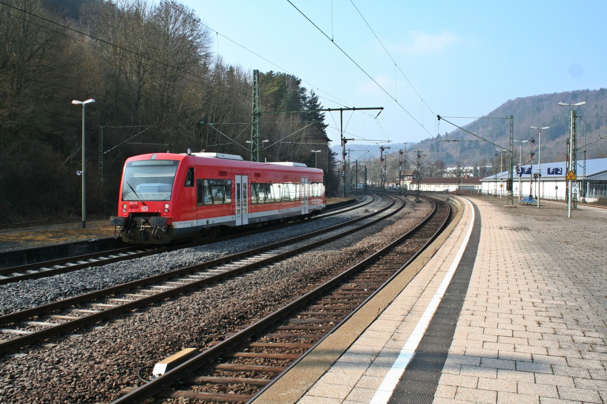 650 310 beim Umsetzen im Bahnhof Horb am Neckar. Das Bild entstand am Nachmittag des 06.03.14.