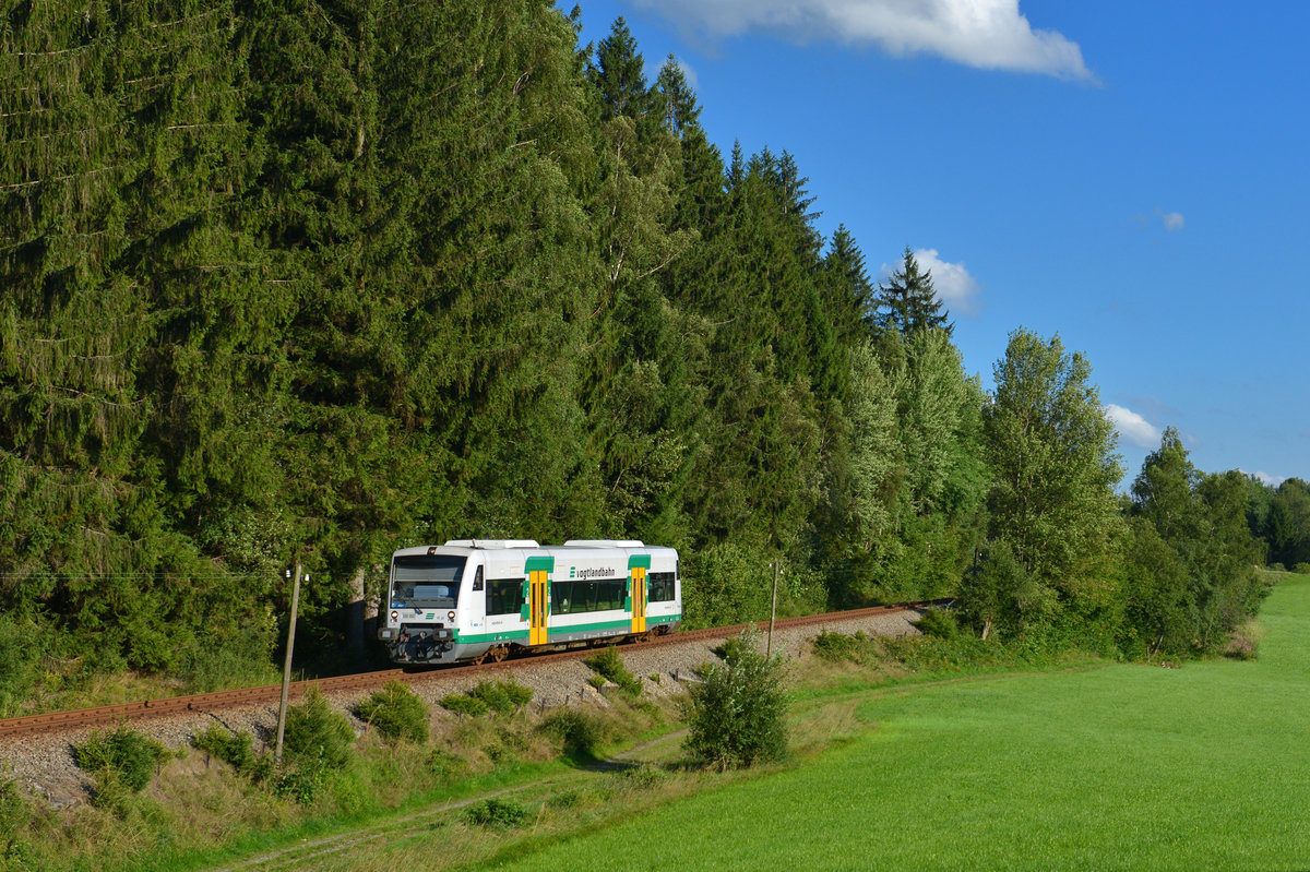 650 562 (VT 62) am 05.08.2017 bei Böhmhof. 