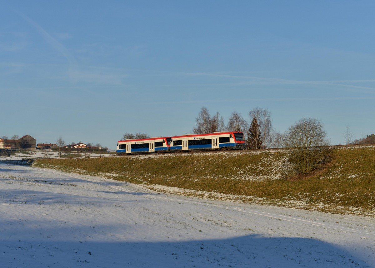 650 563 (VT 63) + 650 565 (VT 65) als RB nach Spicak am 02.12.2013 bei Triefenried.