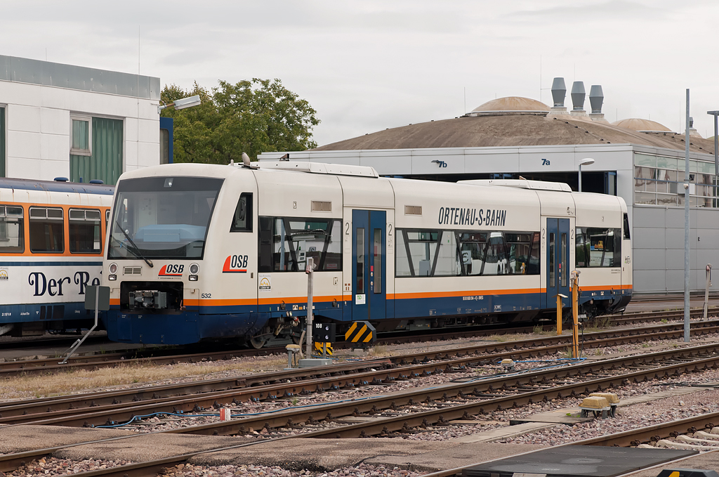 650 594-4 ( VT 532 SWEG ) wartet am 14.09.2013 im Bw Endingen auf seinen nchsten Einsatz auf der Ortenau S-Bahn
