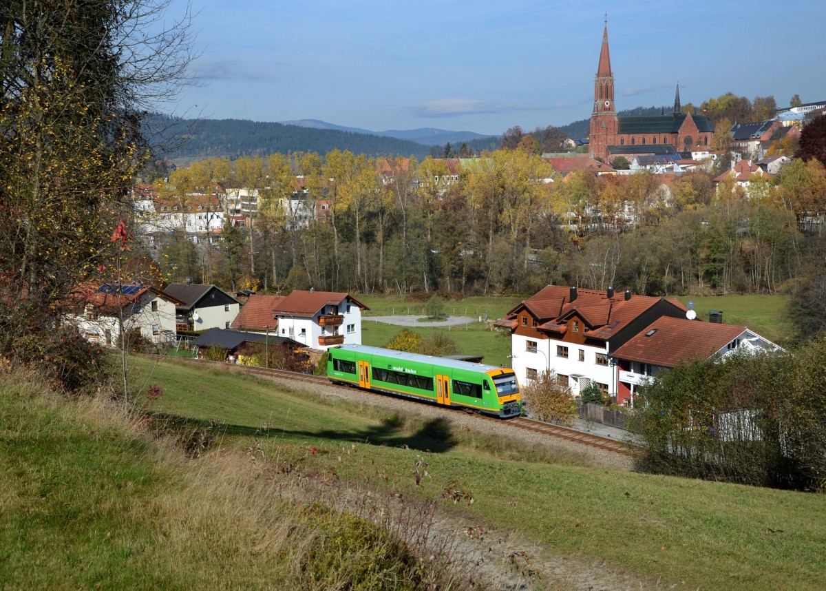 650 653 (VT 18) als RB nach Grafenau am 26.10.2013 bei Zwiesel.