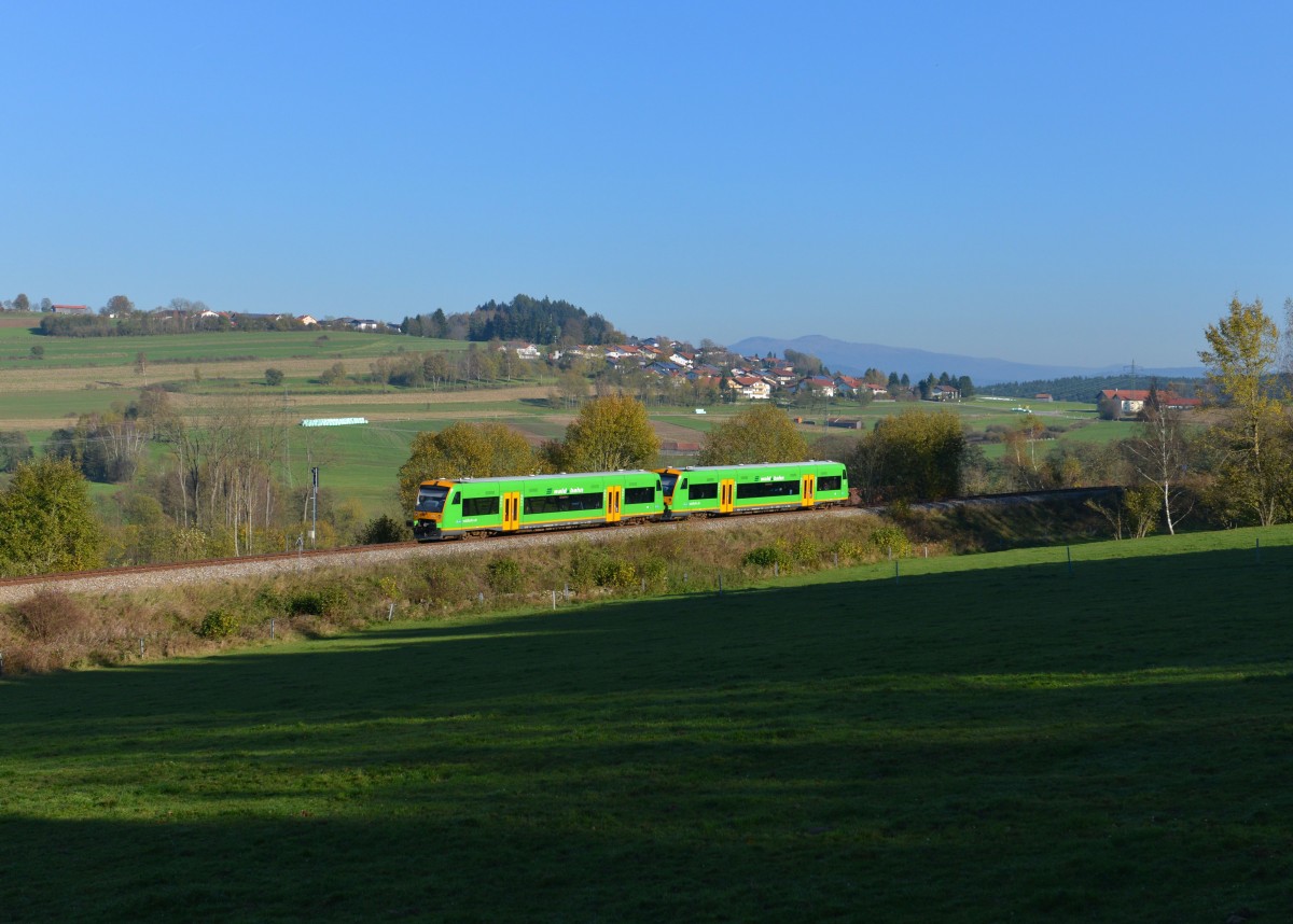 650 654 (VT 19) + 650 655 (VT 20) als WBA1 nach Gotteszell am 28.10.2014 bei Triefenried.