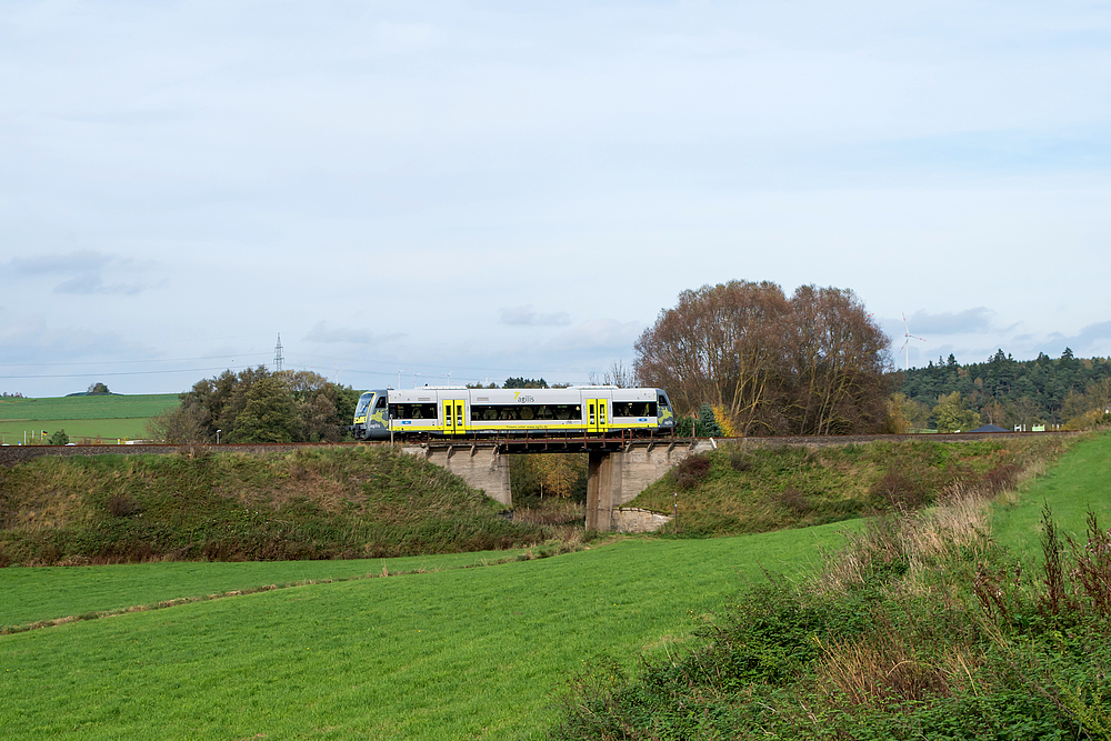650 718 als ag 84667 Hof-Bad Steben am 18.10.2014 bei Köditz.