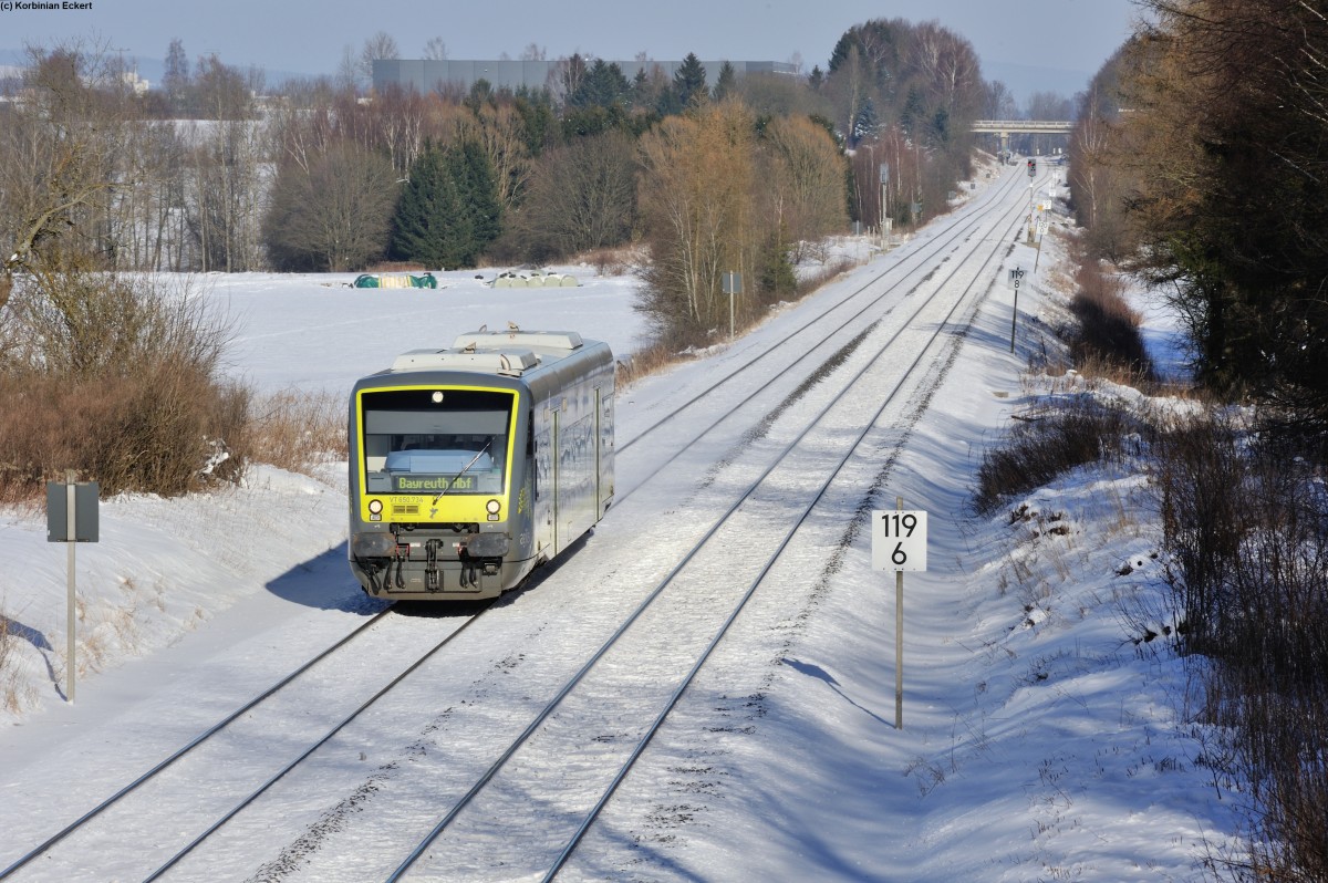 650 734 mit der Ag 84550 von Marktredwitz nach Bayreuth Hbf bei Waldershof, 07.02.2015