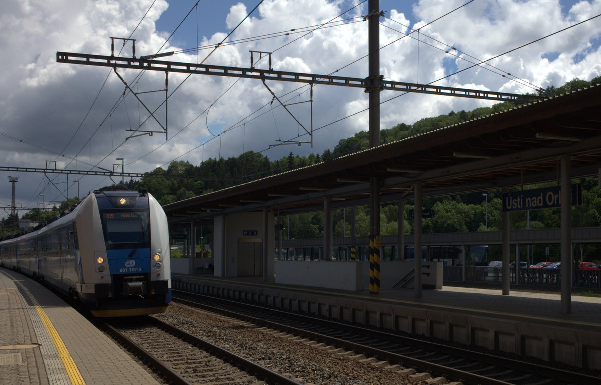 661 107-3 fährt in Usti nad Orlici ein. 10.06.2017 12:22 Uhr.