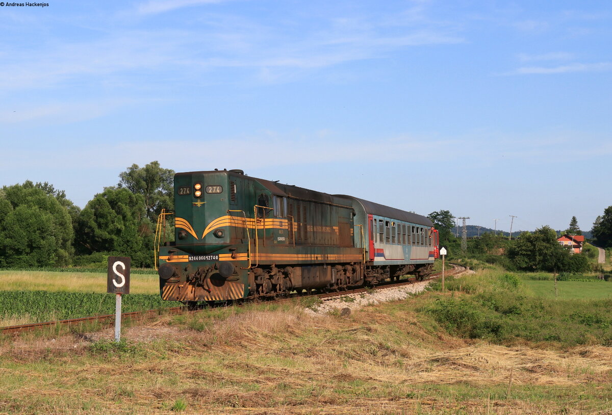 661 274-8 mit dem R 6606 (Petrovo Novo - Doboj) bei Kakmuž 14.6.22