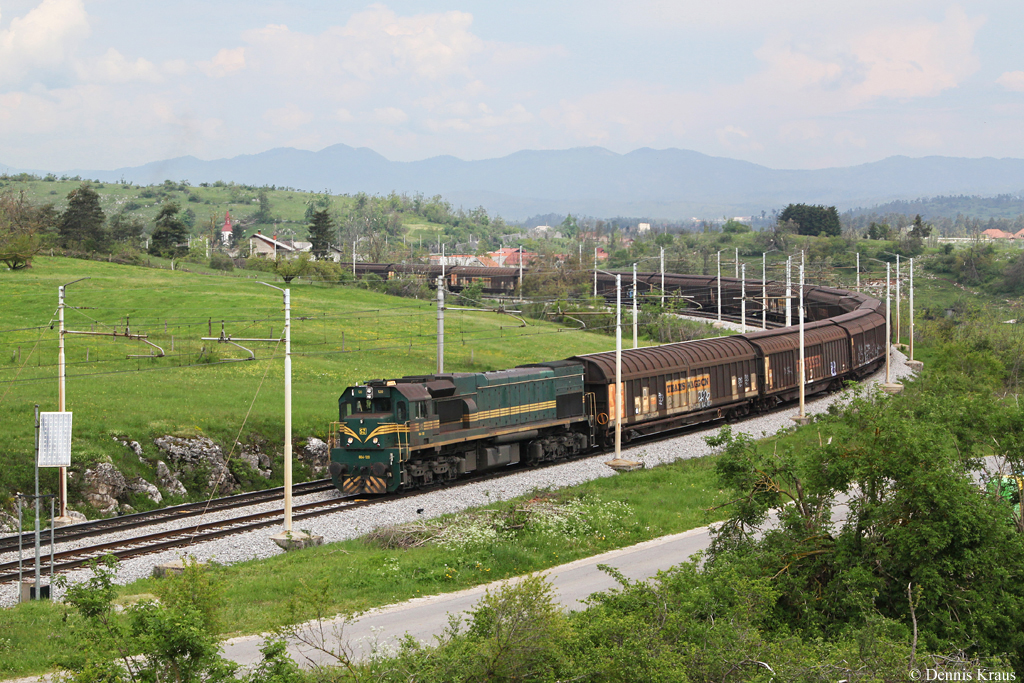 664 120 mit Schiebewandwagen am 02.05.2014 bei Pivka.