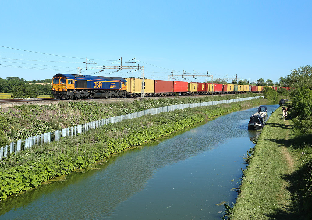 66760 passes Ansty whilst working 4M46 from London Gateway to Hams Hall, 29 May 2020