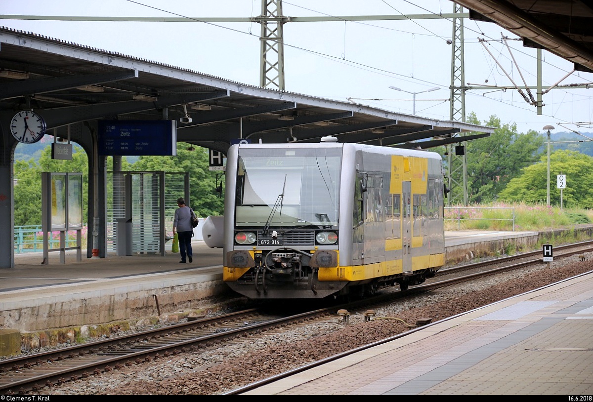 672 914 (DWA LVT/S) der Burgenlandbahn (DB Regio Südost) als RB 34917 (RB76) nach Zeitz steht in ihrem Startbahnhof Weißenfels auf Gleis 2.
[16.6.2018 | 11:34 Uhr]