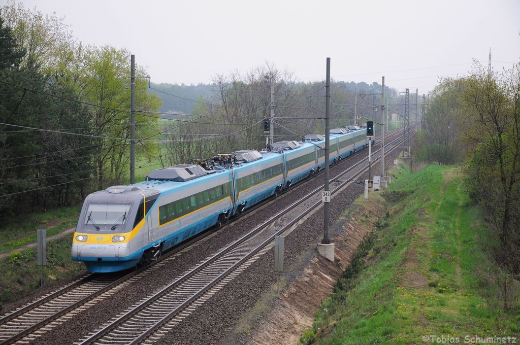 680 007 als SC510  SC Pendolino  von Bohumín nach Praha hl.n. am 29.04.2013 bei Kolín